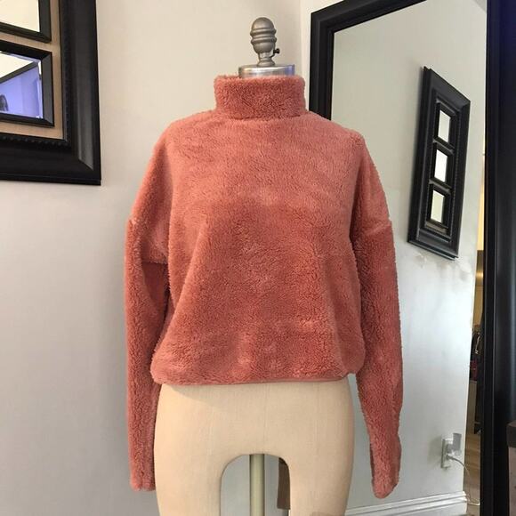 NWT Heart & Hips Woman's  Pink Fuzzy Soft Cozy Mock Neck Sweater Large - Picture 3 of 6